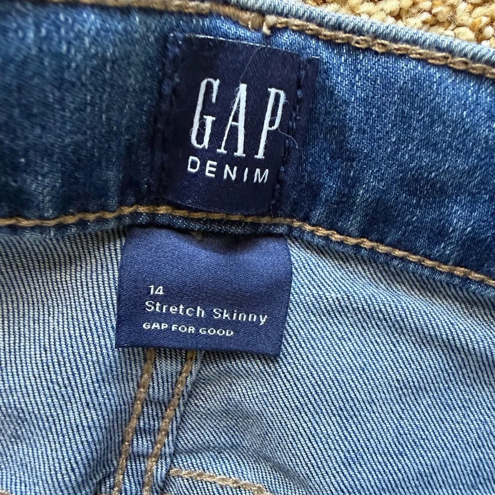 Boys/Girls Size 14 Blue Jeans Distressed  NWOT